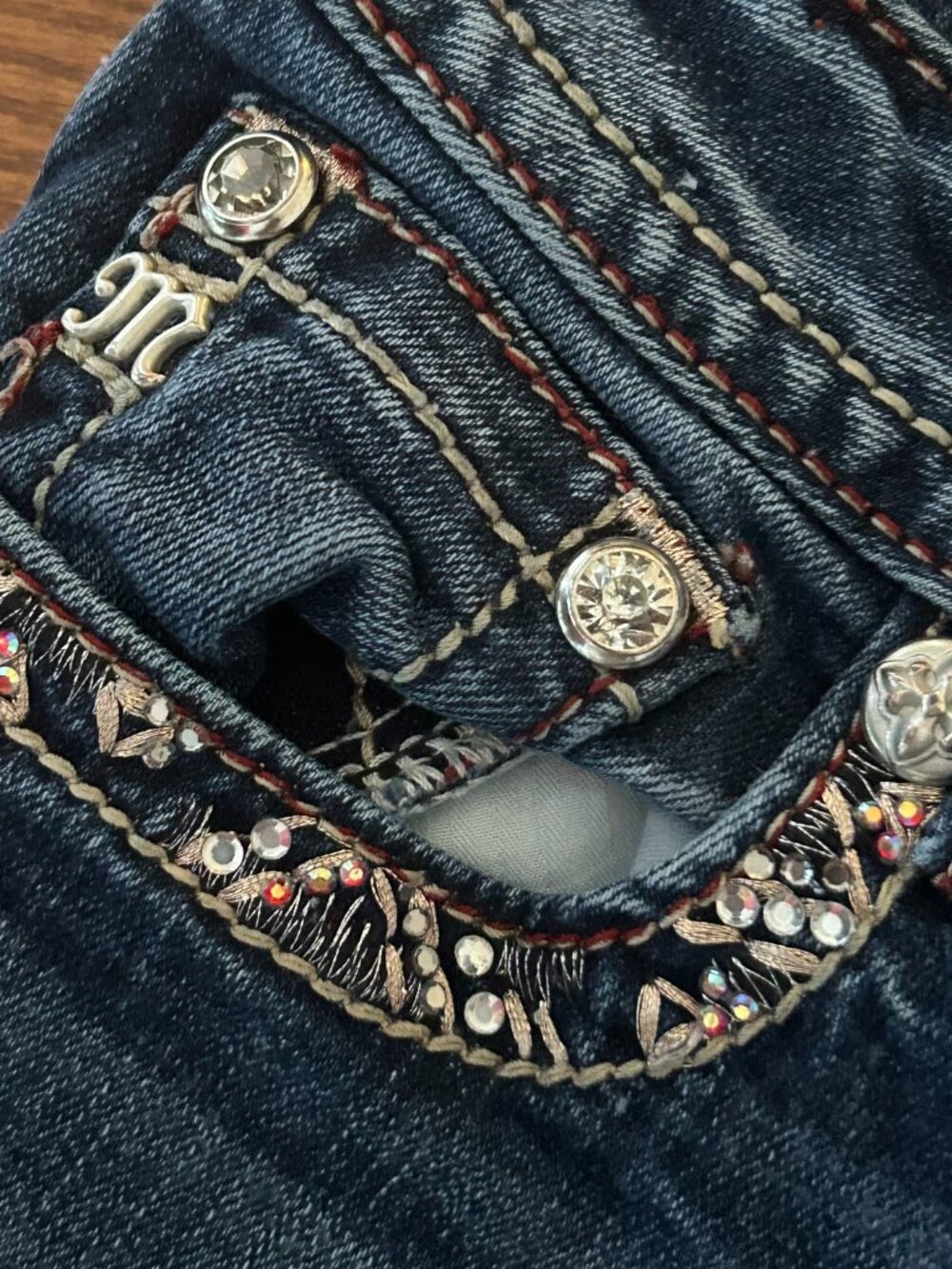 Miss Me Signature Skinny Beaded Sequin Embroidered Jeans Size 29 Y2K - Picture 7 of 16